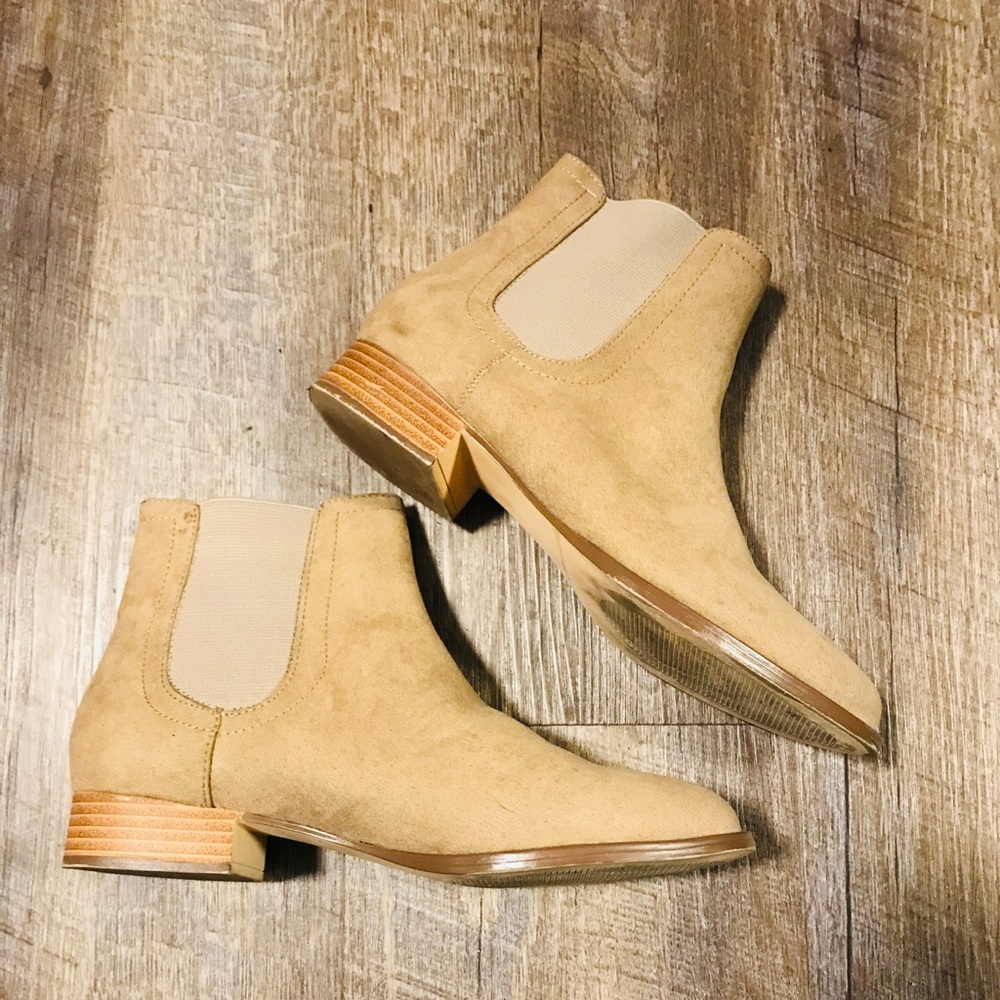 Like new suede boots